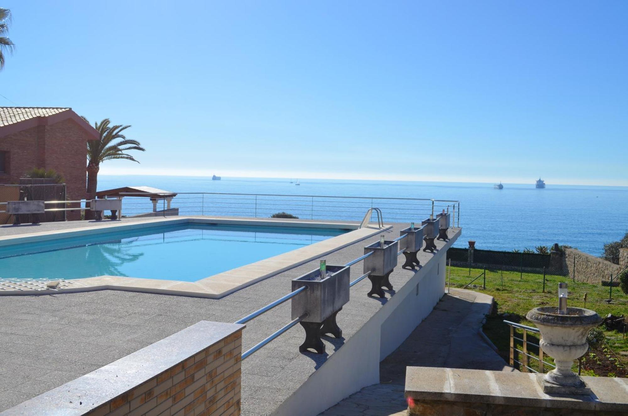 Spacious In + Pool Apartamento *