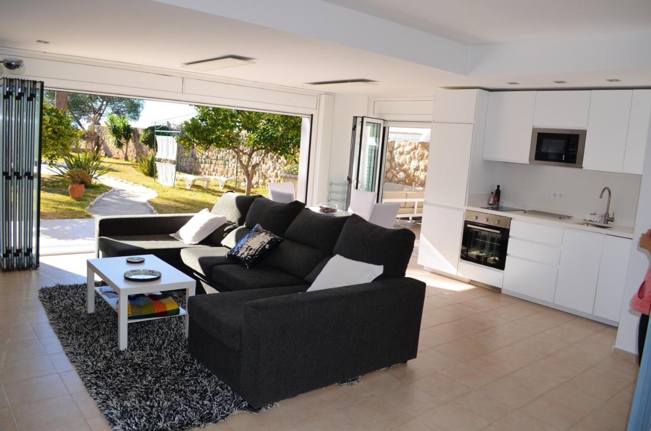 Spacious With Pool